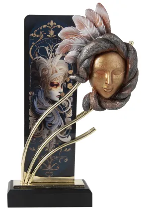 Maskentrophäe mit Kristallunterstützung
