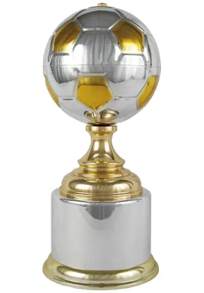 Fußballtrophäe mit Ball