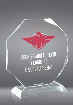 Kristalltrophäe achteckige Form rechteckige Grundfarbe