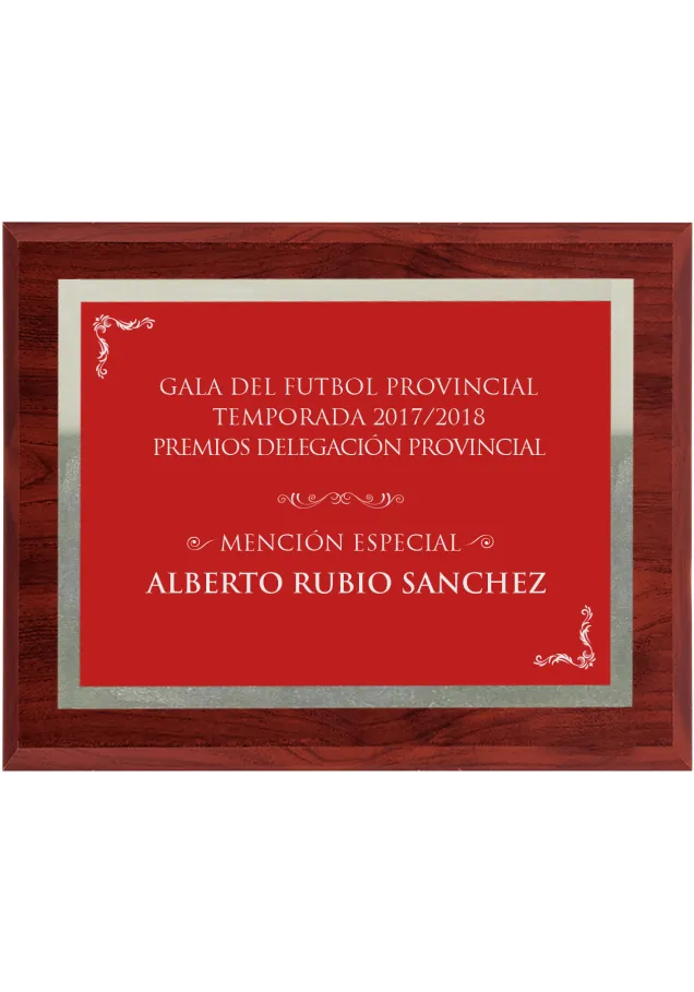 Gedenktafel aus Holz in roter Farbe und silbernem Rand