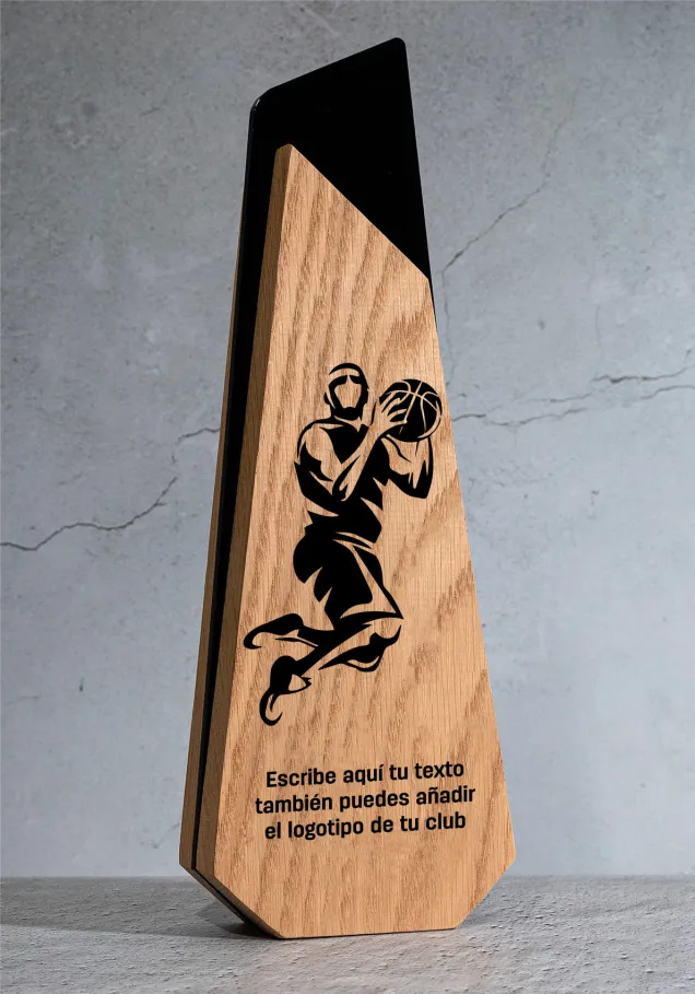 Basketballtrophäe aus Holz