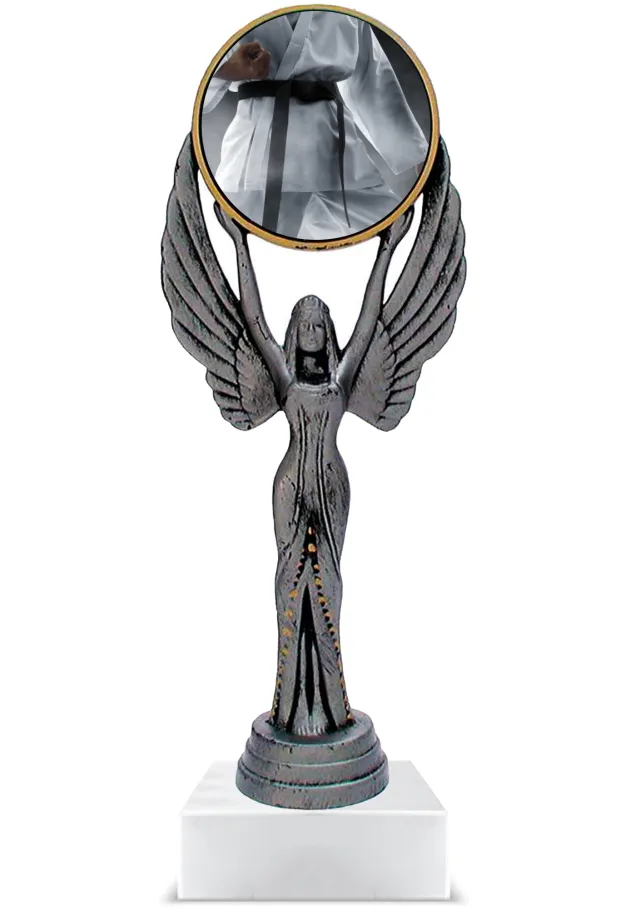 Personalisierte Karate-Trophäe aus Kunstharz