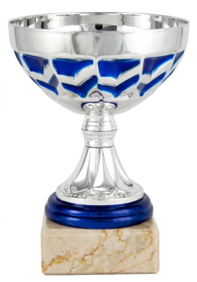 Silberner und blauer Bandpokal