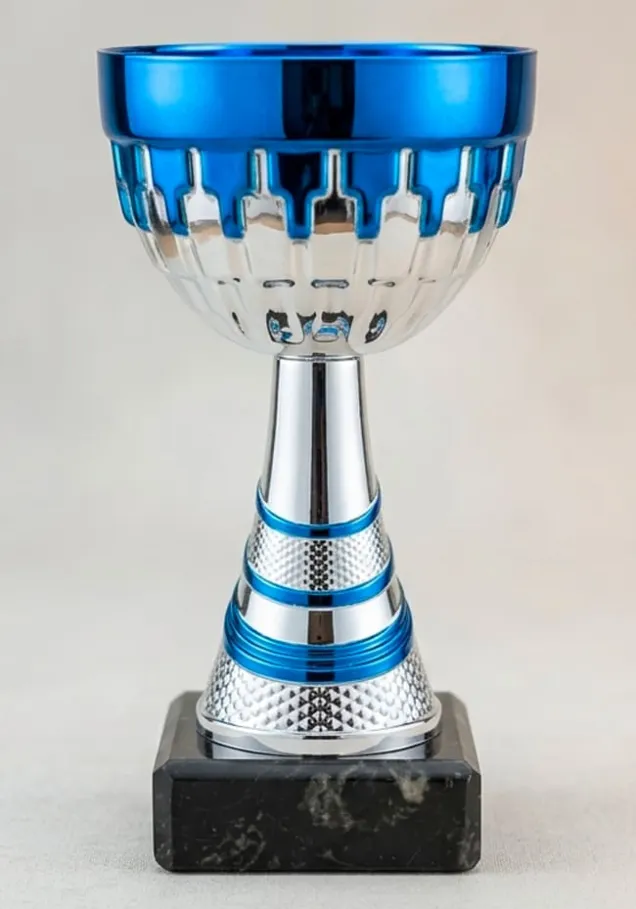 Metallicblauer Pokal – Sporttrophäe für Meisterschaften und Turniere