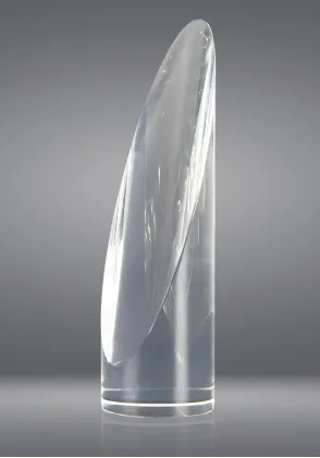 Trophäe mit kreisförmigem Kristallprisma